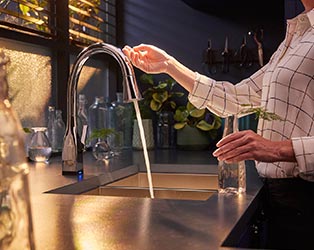 Discover Delta® Monrovia™ Kitchen Collection | Delta Faucet