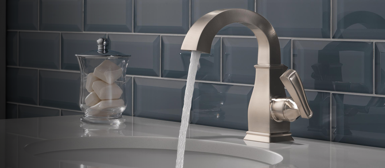 LAKEWOOD Bathroom Collection Delta Faucet