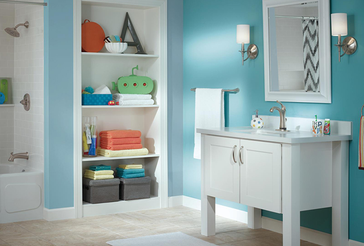 5 Guest-Friendly Kids Bathroom Design & Decoration Tips | Delta Faucet ...